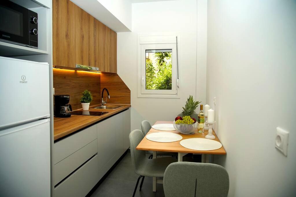 Modern Bright Vipgreece